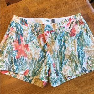 Old Navy Floral Shorts 3.5” - TO BE DONATED